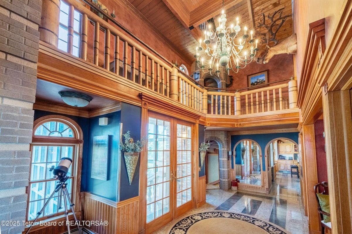 9,470 Sq. Ft. Mansion in Bedford, WY ($13,490,000)