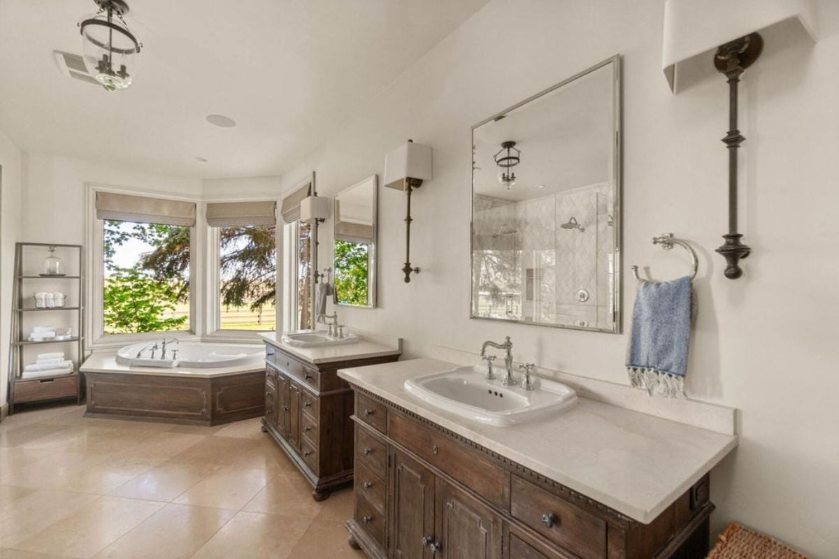 7,643 Sq. Ft. Mansion in Bend, OR ($9,750,000)
