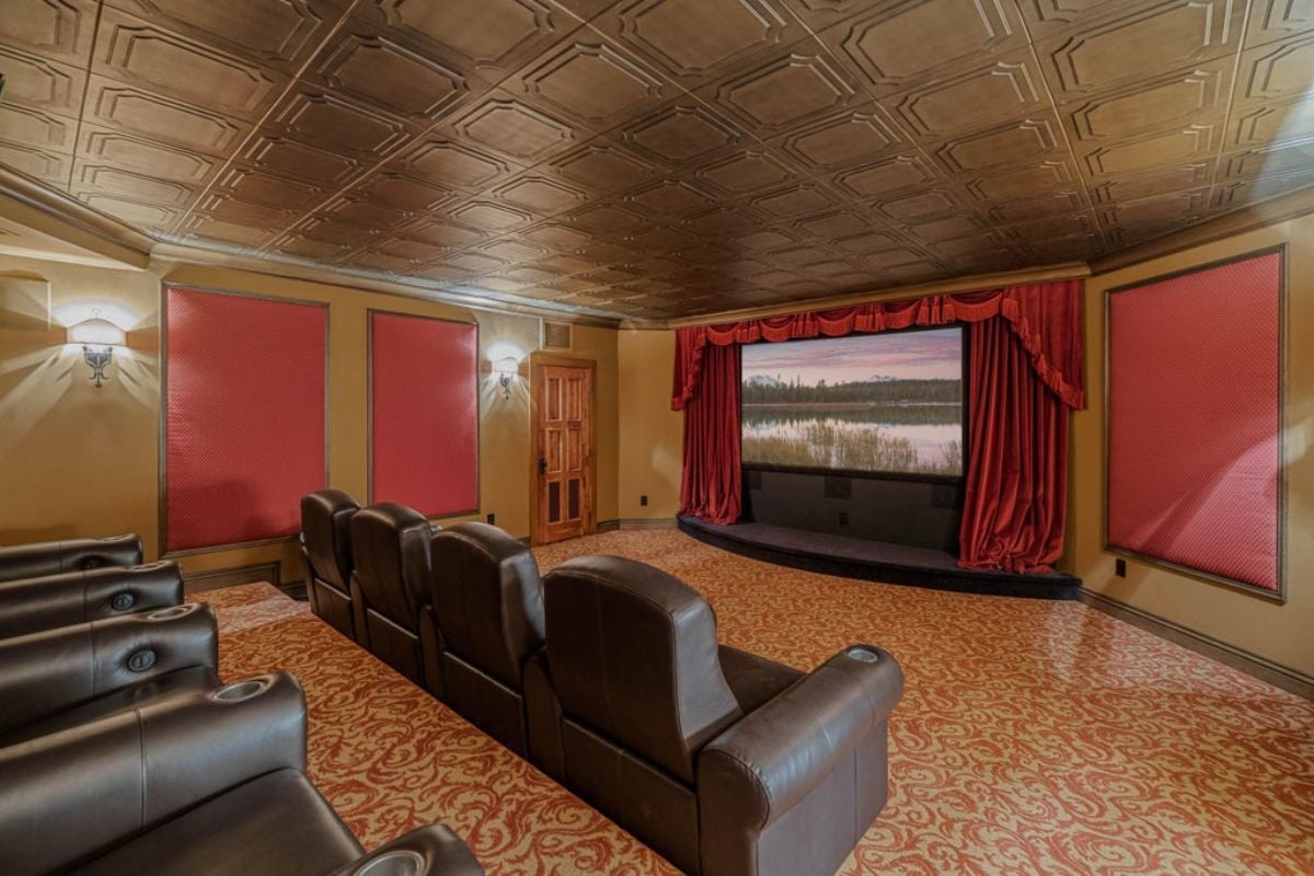 7,643 Sq. Ft. Mansion in Bend, OR ($9,750,000)