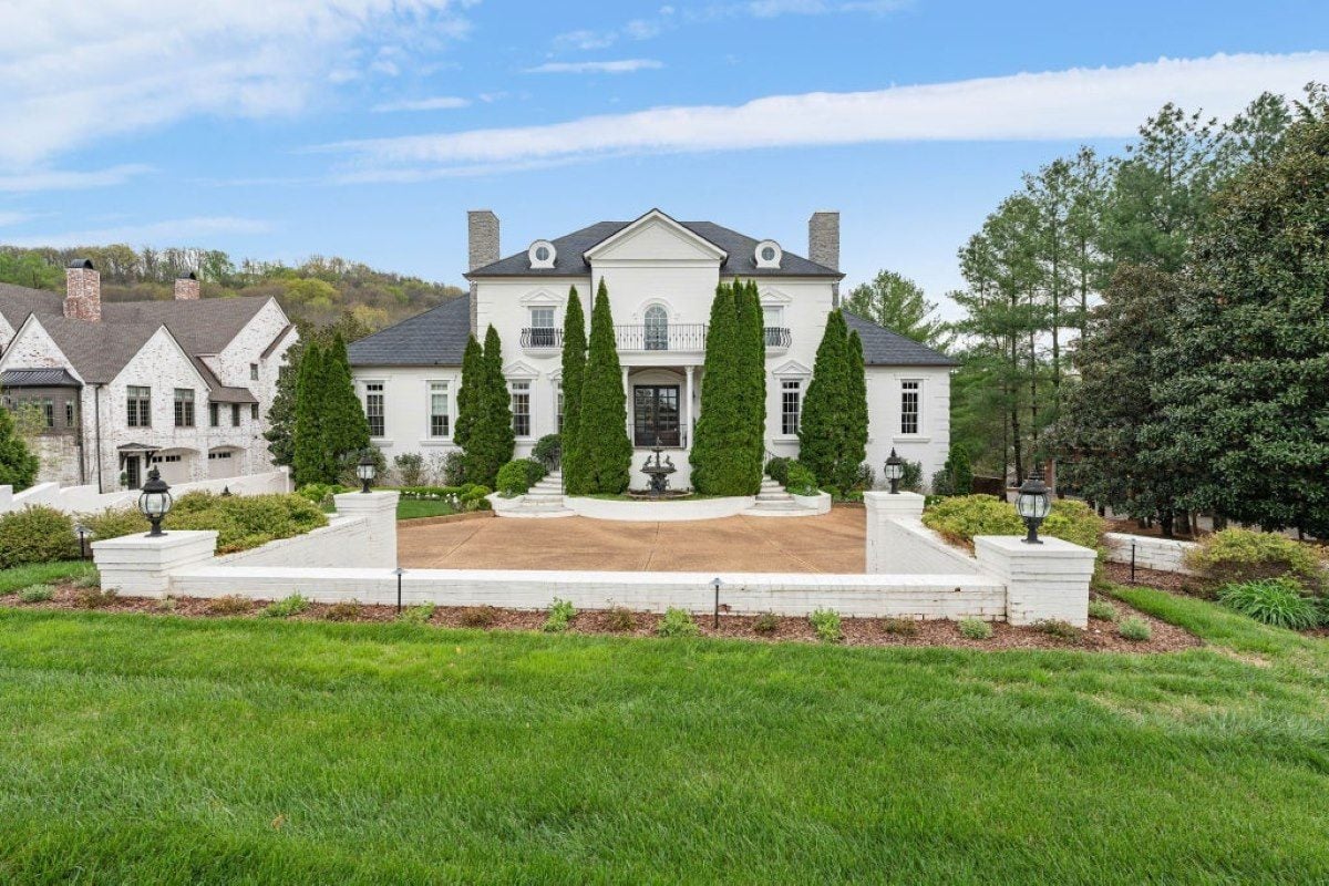 9,632 Sq. Ft. Mansion in Brentwood, TN ($4,095,000)