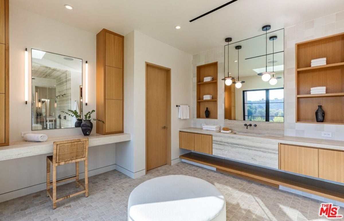 16,112 Sq. Ft. Mansion in Calabasas, CA ($19,500,000)