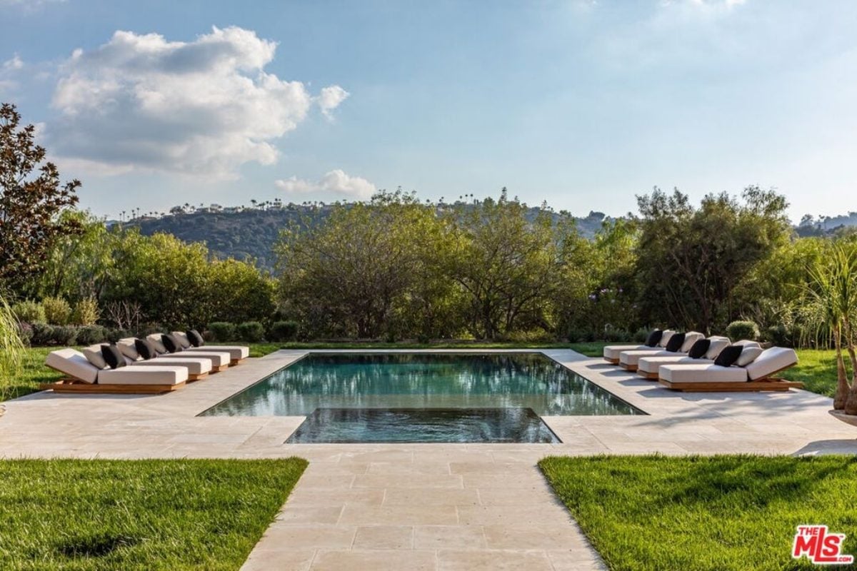 16,112 Sq. Ft. Mansion in Calabasas, CA ($19,500,000)