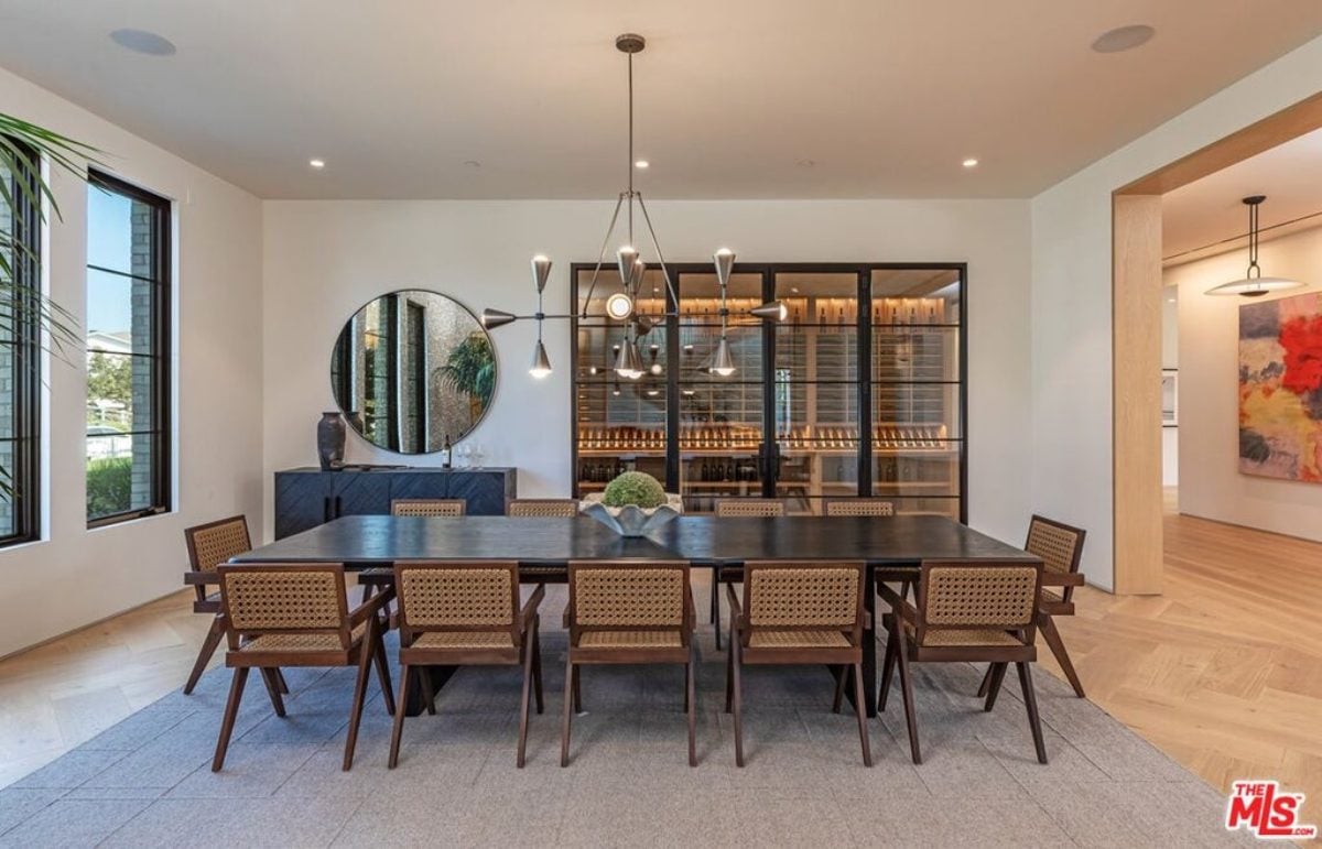 16,112 Sq. Ft. Mansion in Calabasas, CA ($19,500,000)