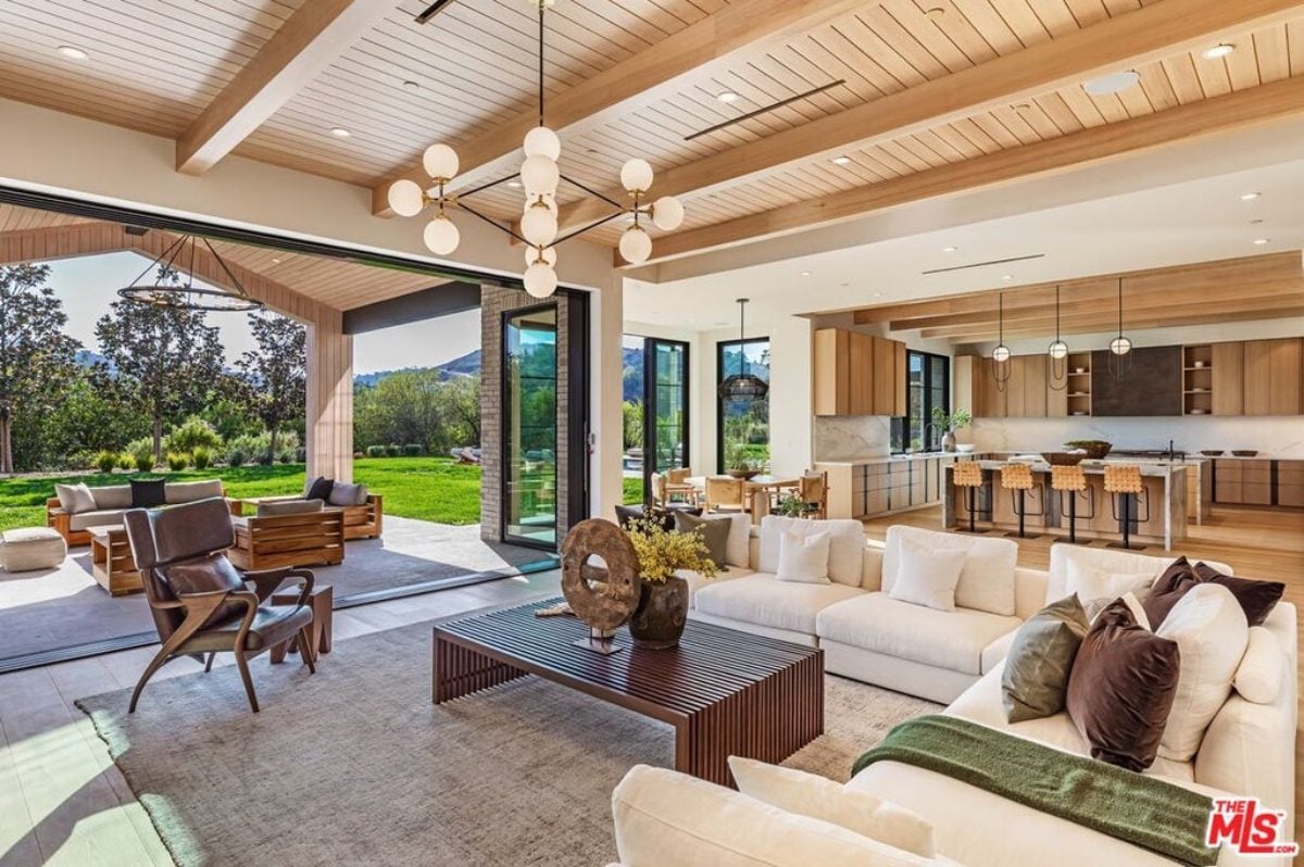 16,112 Sq. Ft. Mansion in Calabasas, CA ($19,500,000)