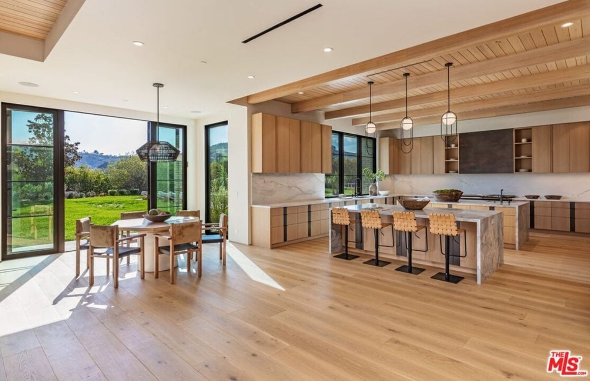 16,112 Sq. Ft. Mansion in Calabasas, CA ($19,500,000)