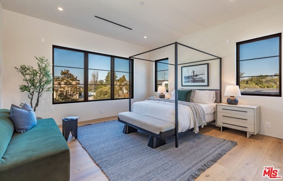 16,112 Sq. Ft. Mansion in Calabasas, CA ($19,500,000)