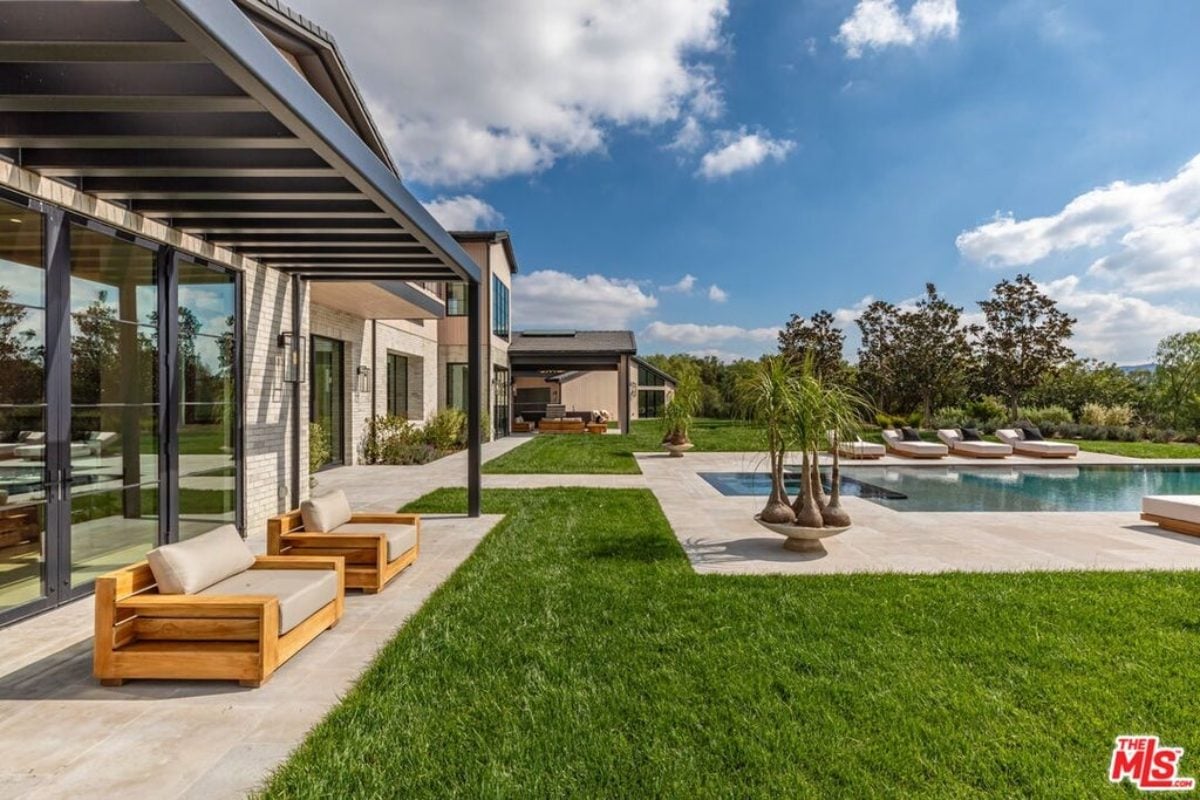 16,112 Sq. Ft. Mansion in Calabasas, CA ($19,500,000)