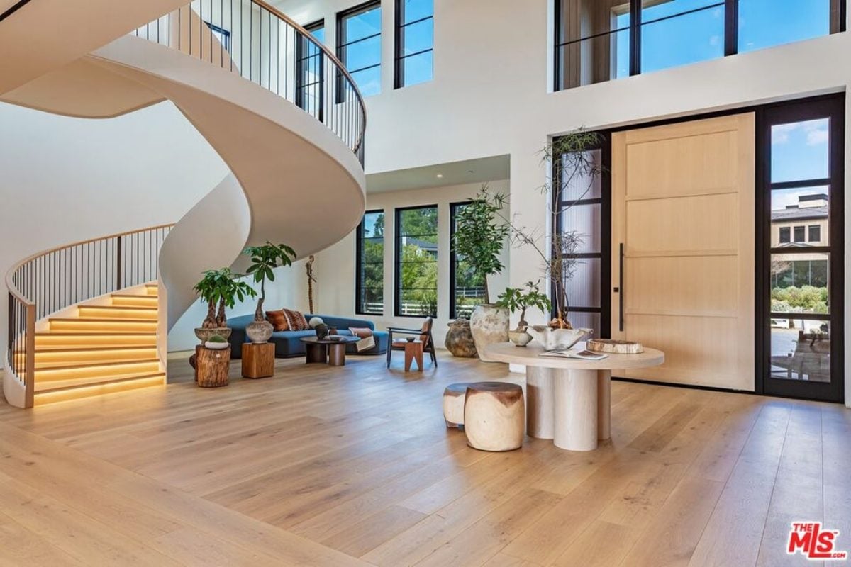 16,112 Sq. Ft. Mansion in Calabasas, CA ($19,500,000)