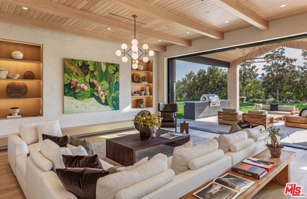 16,112 Sq. Ft. Mansion in Calabasas, CA ($19,500,000)