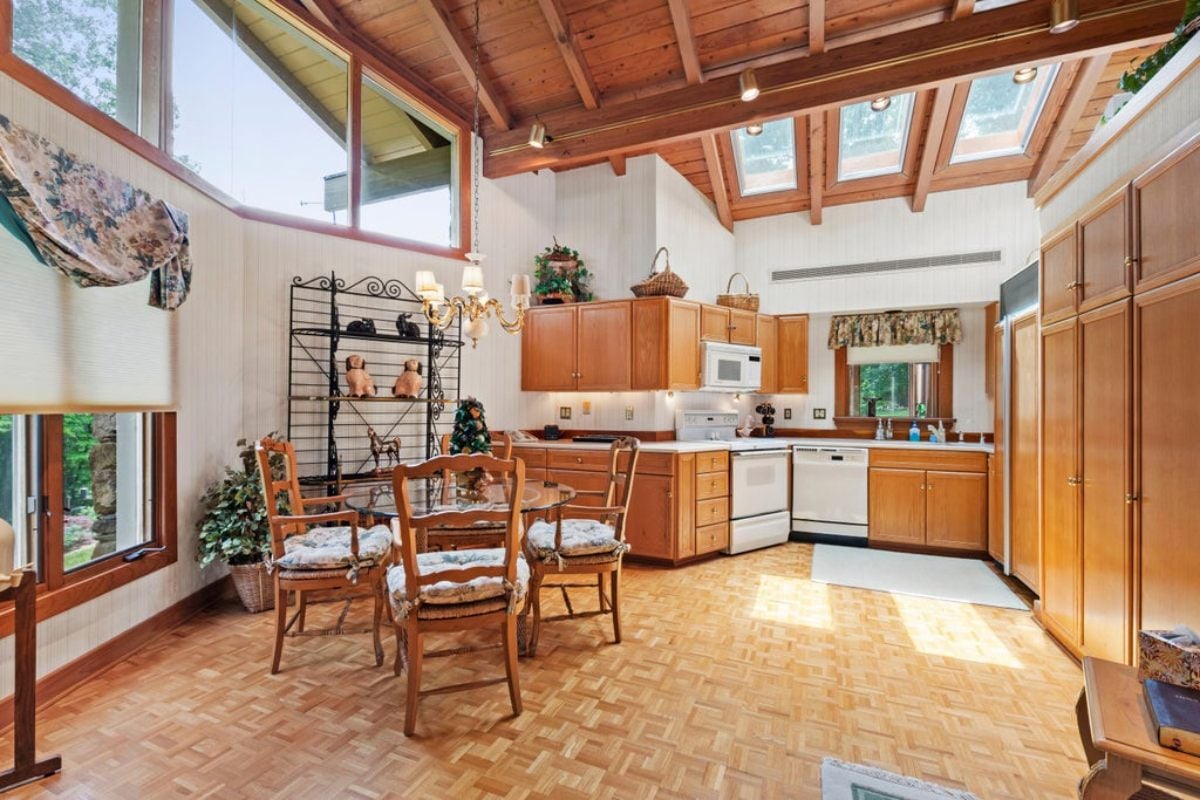 9,655 Sq. Ft. Mansion in Chapel Hill, NC ($5,400,000)