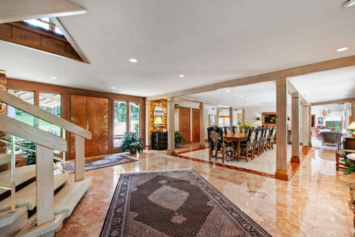 9,655 Sq. Ft. Mansion in Chapel Hill, NC ($5,400,000)