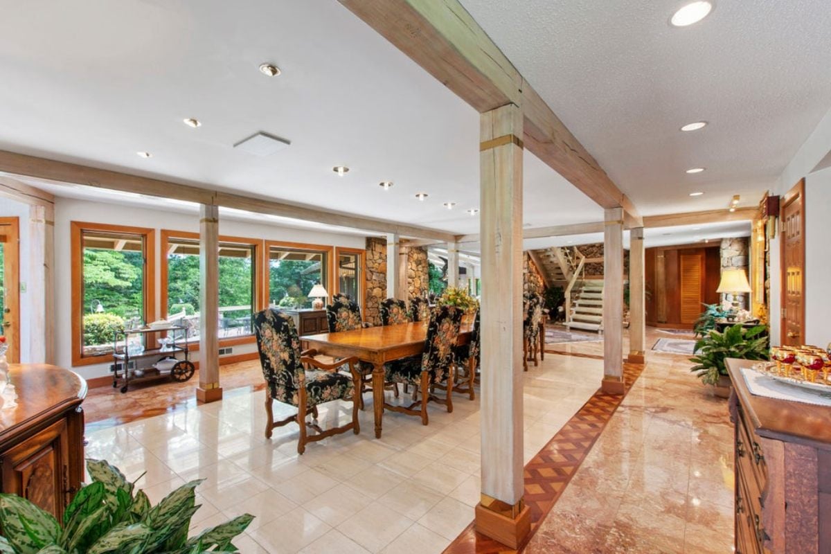 9,655 Sq. Ft. Mansion in Chapel Hill, NC ($5,400,000)