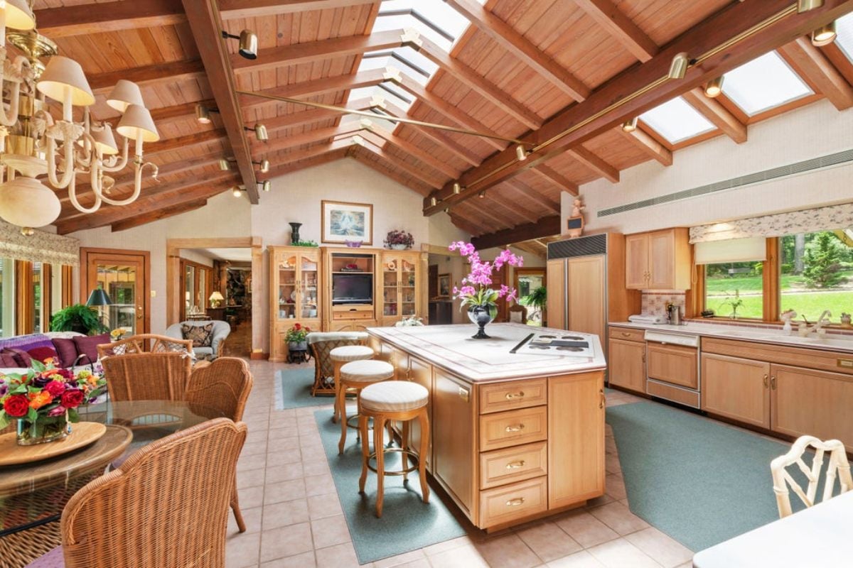 9,655 Sq. Ft. Mansion in Chapel Hill, NC ($5,400,000)