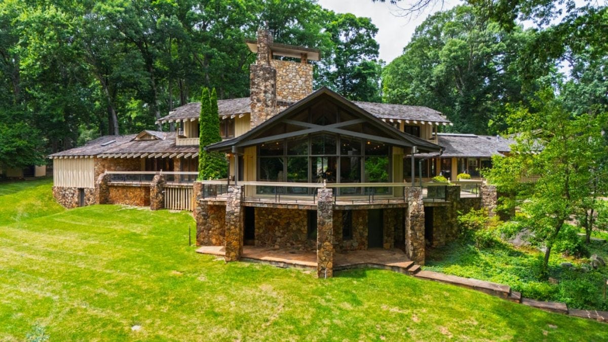 9,655 Sq. Ft. Mansion in Chapel Hill, NC ($5,400,000)