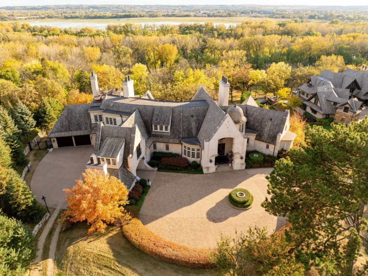 12,558 Sq. Ft. Mansion in Eden Prairie, MN ($6,000,000)