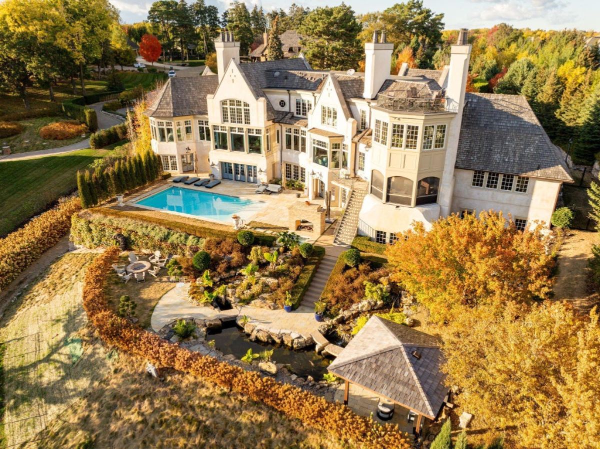 12,558 Sq. Ft. Mansion in Eden Prairie, MN ($6,000,000)