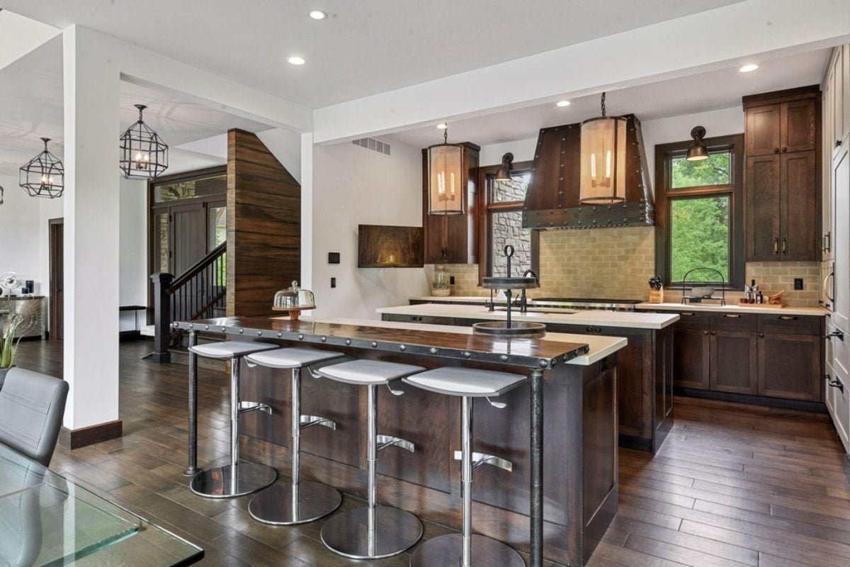 8,871 Sq. Ft. Mansion in Edina, MN ($3,995,000)