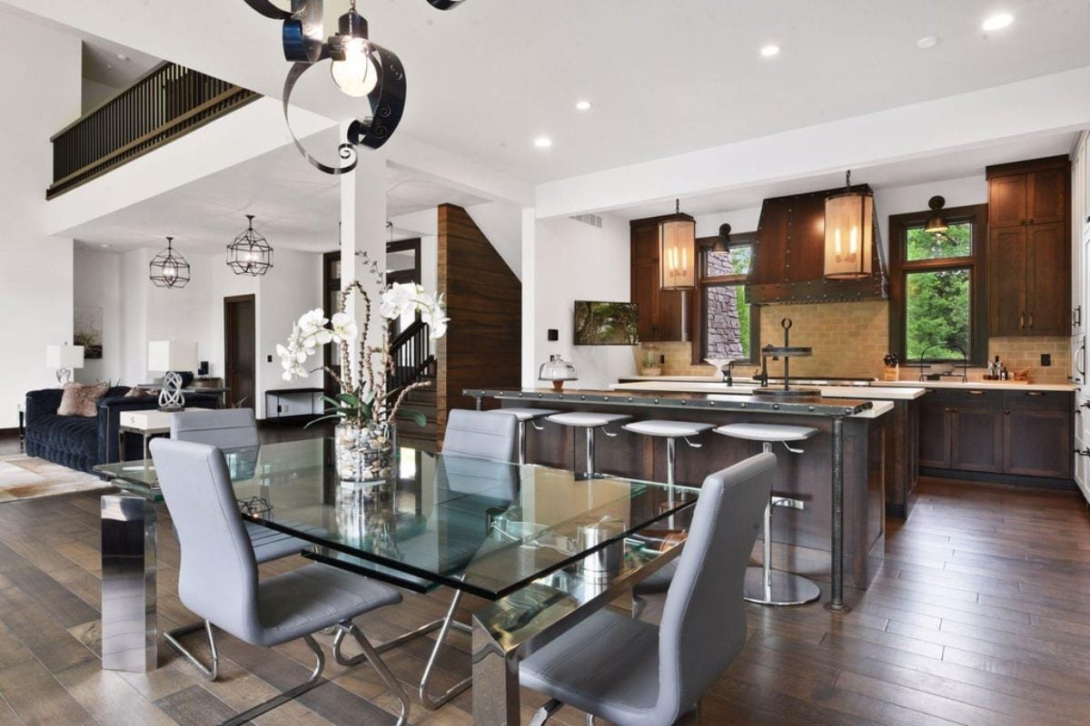 8,871 Sq. Ft. Mansion in Edina, MN ($3,995,000)
