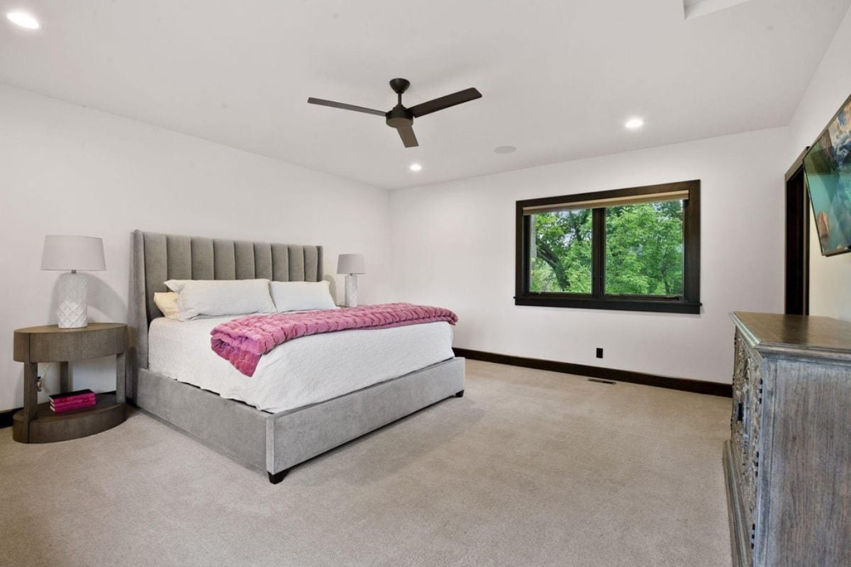 8,871 Sq. Ft. Mansion in Edina, MN ($3,995,000)