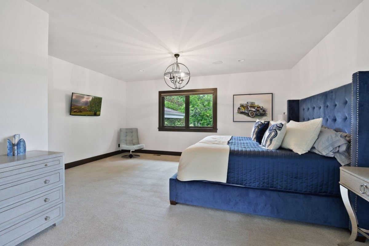 8,871 Sq. Ft. Mansion in Edina, MN ($3,995,000)
