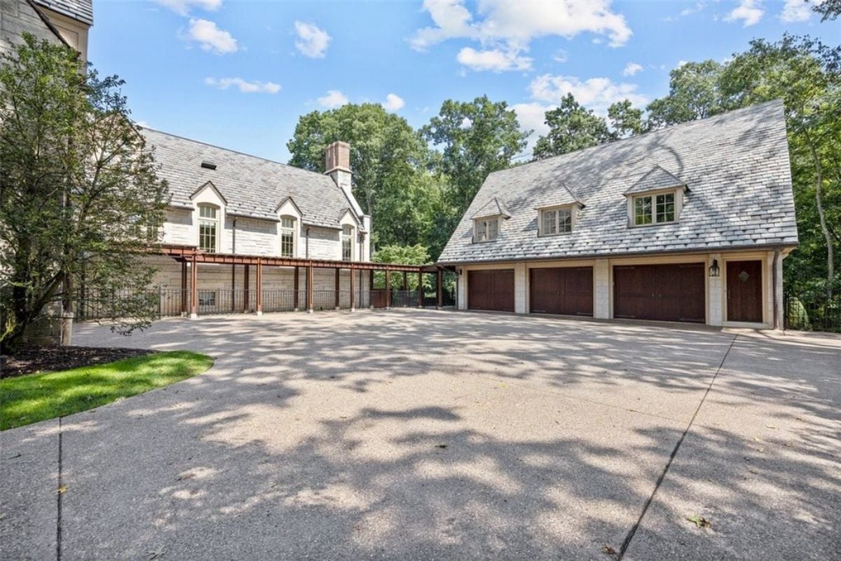9,775 Sq. Ft. Mansion in Fox Chapel, PA ($6,800,000)