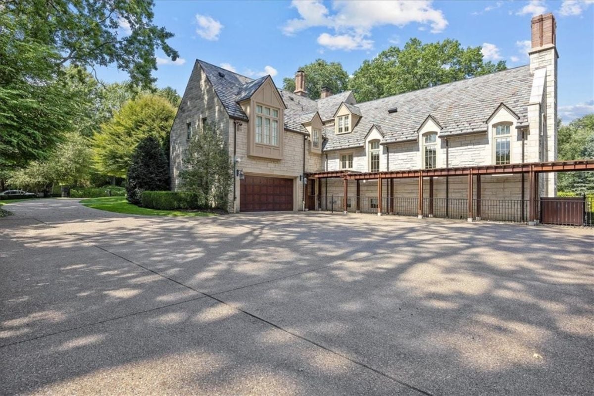 9,775 Sq. Ft. Mansion in Fox Chapel, PA ($6,800,000)