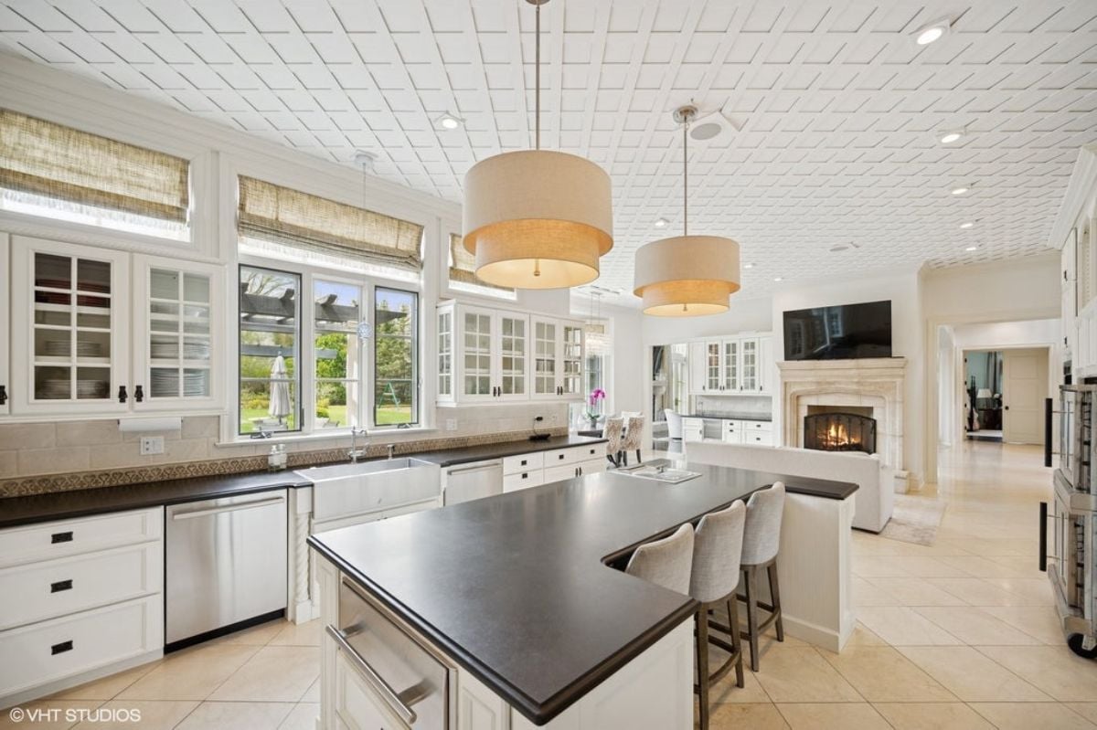 8,000 Sq. Ft. Mansion in Glencoe, IL ($3,695,000)