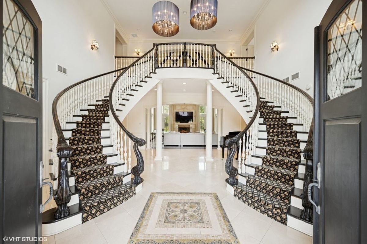 8,000 Sq. Ft. Mansion in Glencoe, IL ($3,695,000)