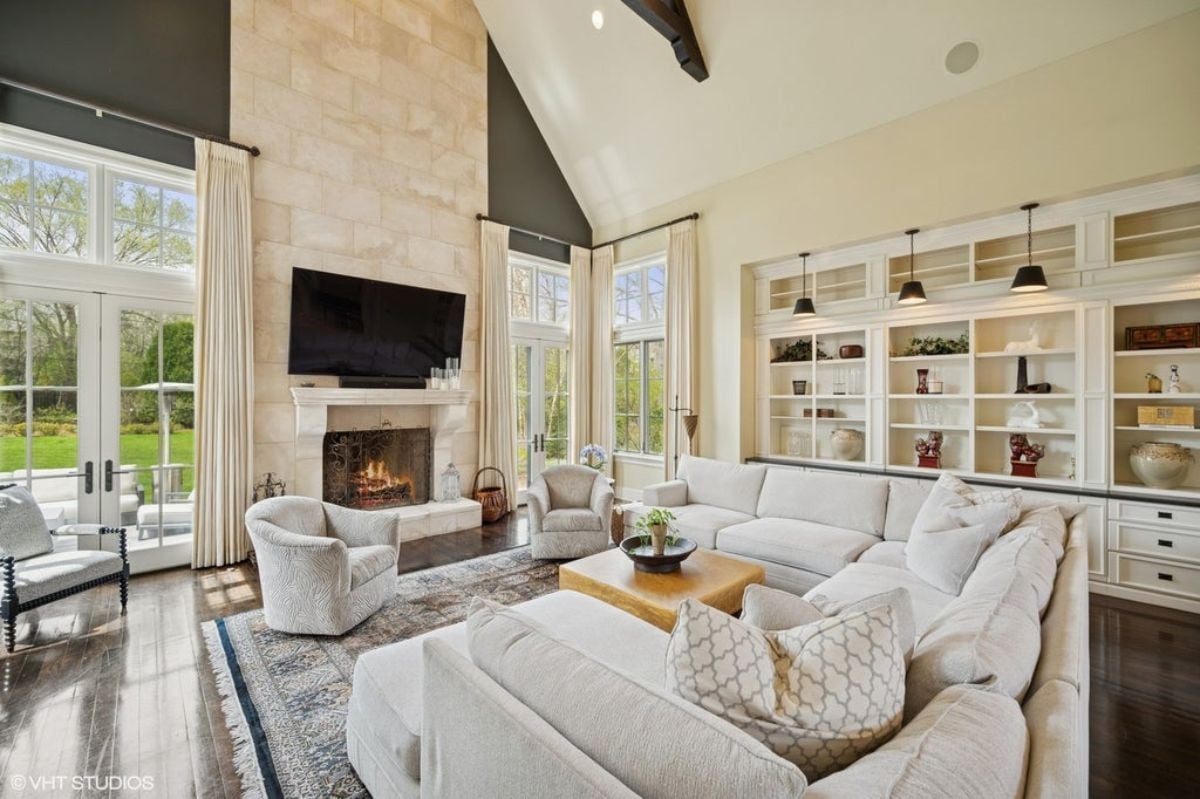 8,000 Sq. Ft. Mansion in Glencoe, IL ($3,695,000)