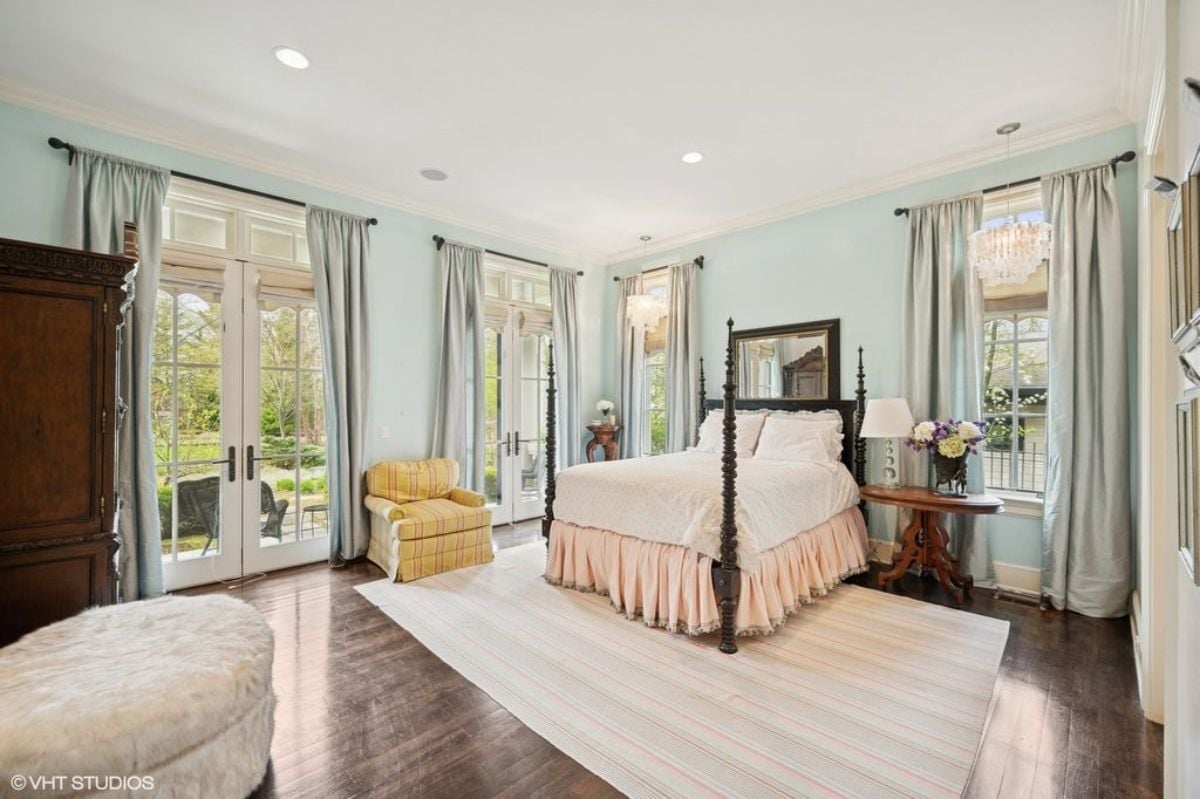 8,000 Sq. Ft. Mansion in Glencoe, IL ($3,695,000)