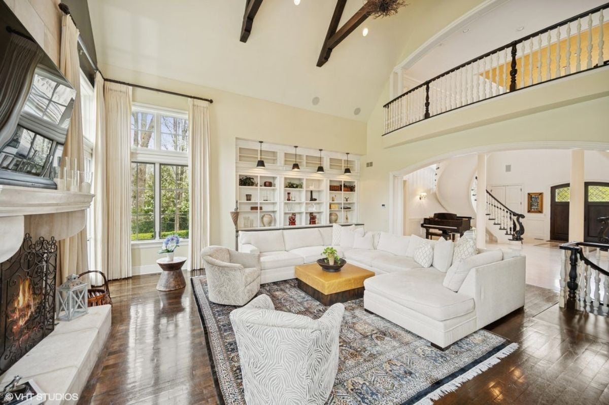 8,000 Sq. Ft. Mansion in Glencoe, IL ($3,695,000)