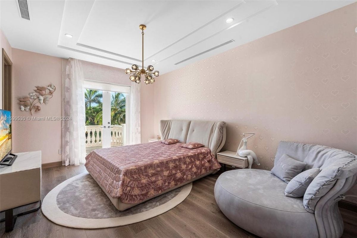 8,541 Sq. Ft. Mansion in Golden Beach, FL ($17,699,000)