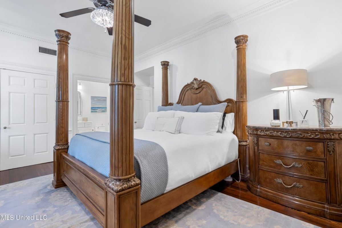 7,923 Sq. Ft. Mansion in Gulfport, MS ($4,799,000)