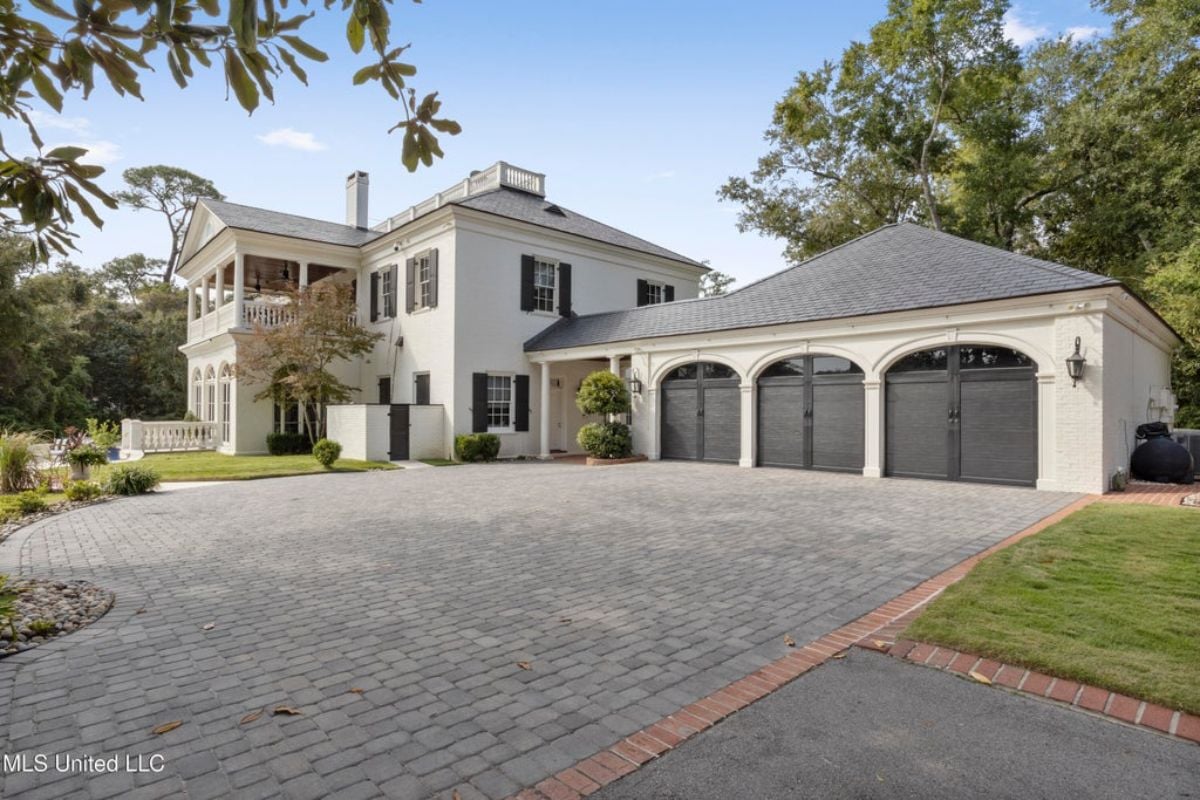 7,923 Sq. Ft. Mansion in Gulfport, MS ($4,799,000)