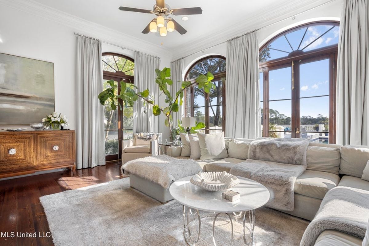 7,923 Sq. Ft. Mansion in Gulfport, MS ($4,799,000)