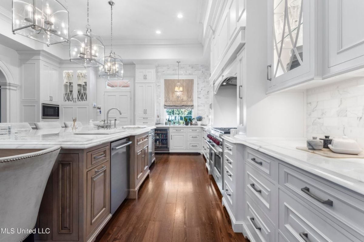 7,923 Sq. Ft. Mansion in Gulfport, MS ($4,799,000)