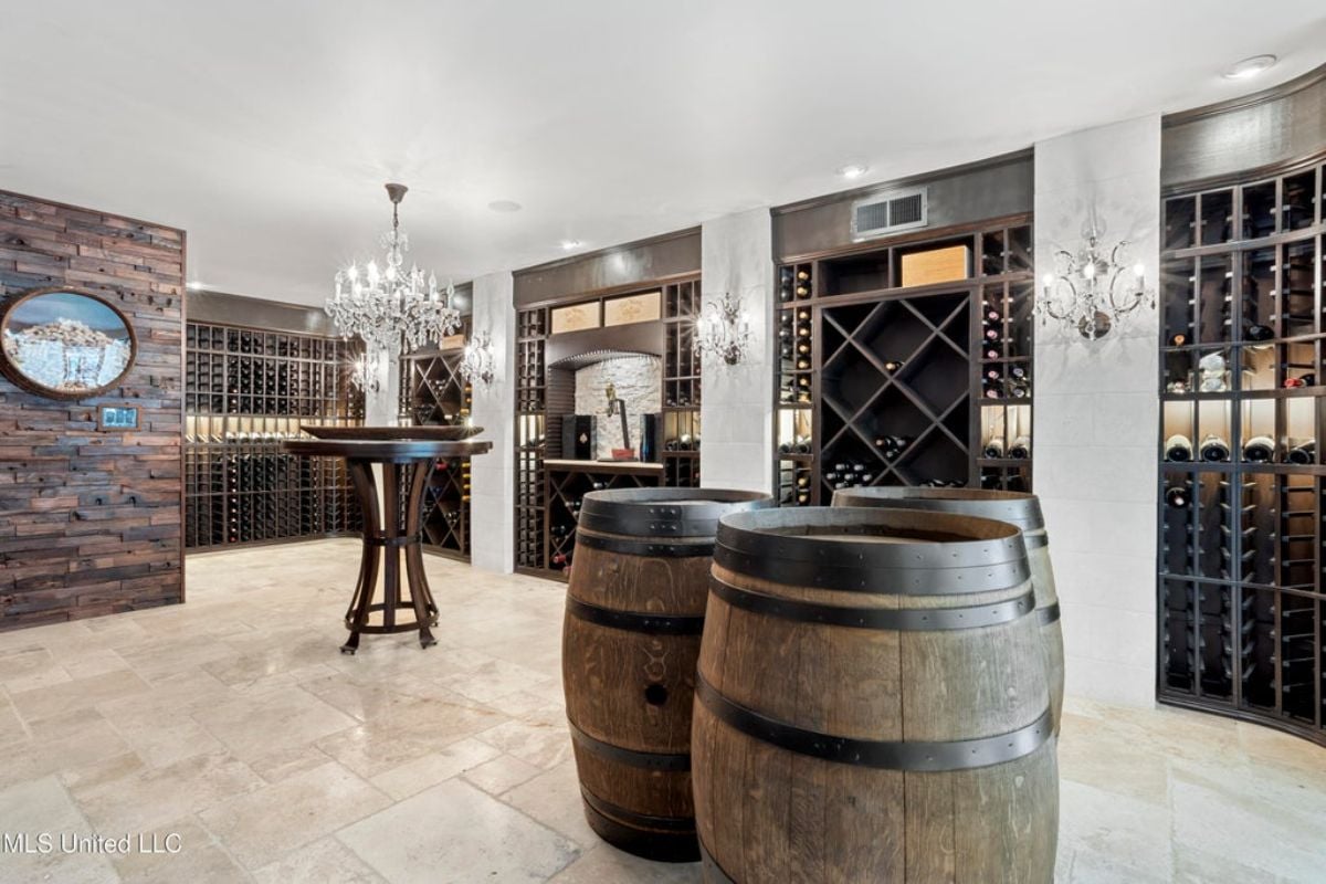 7,923 Sq. Ft. Mansion in Gulfport, MS ($4,799,000)