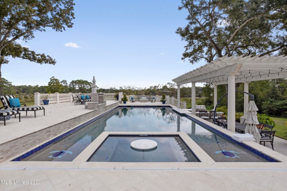 7,923 Sq. Ft. Mansion in Gulfport, MS ($4,799,000)