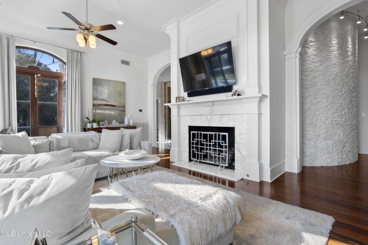 7,923 Sq. Ft. Mansion in Gulfport, MS ($4,799,000)