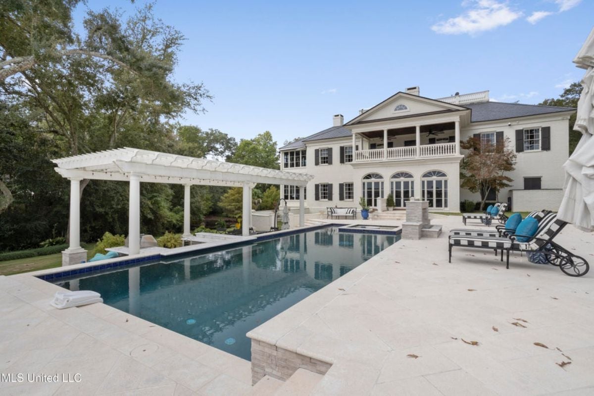 7,923 Sq. Ft. Mansion in Gulfport, MS ($4,799,000)