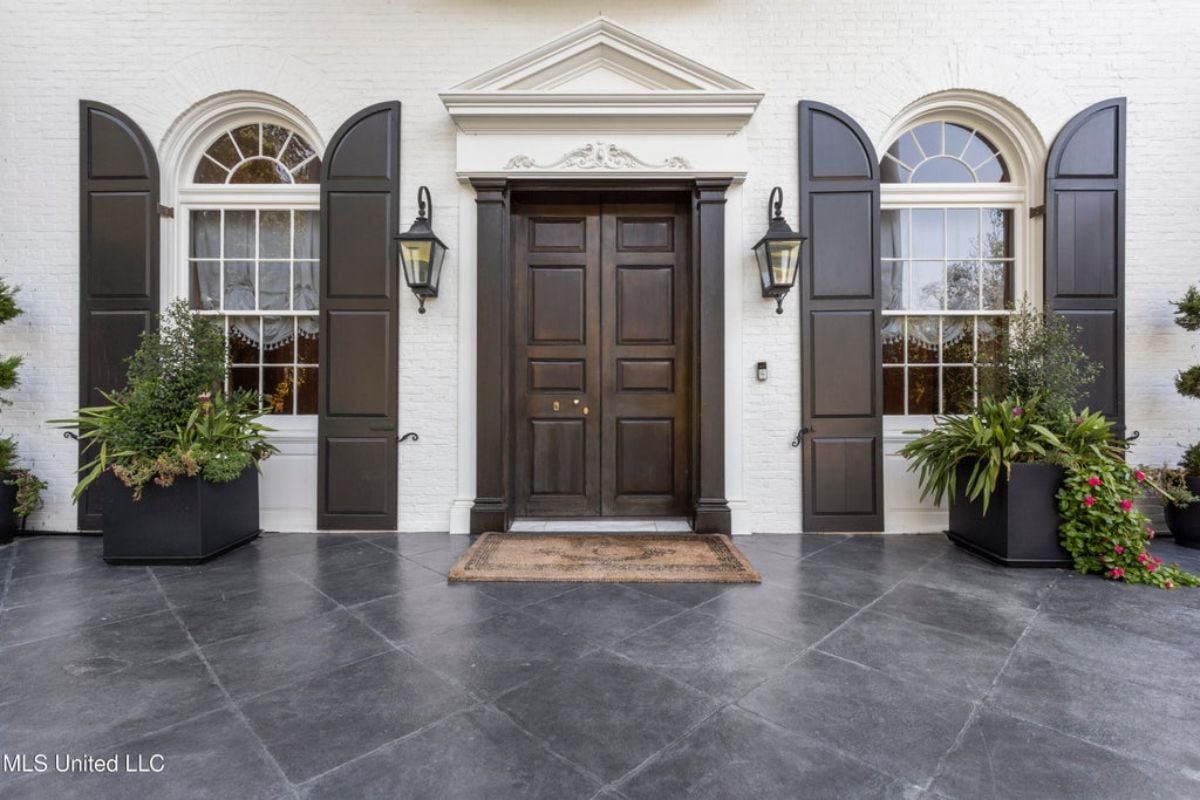 7,923 Sq. Ft. Mansion in Gulfport, MS ($4,799,000)