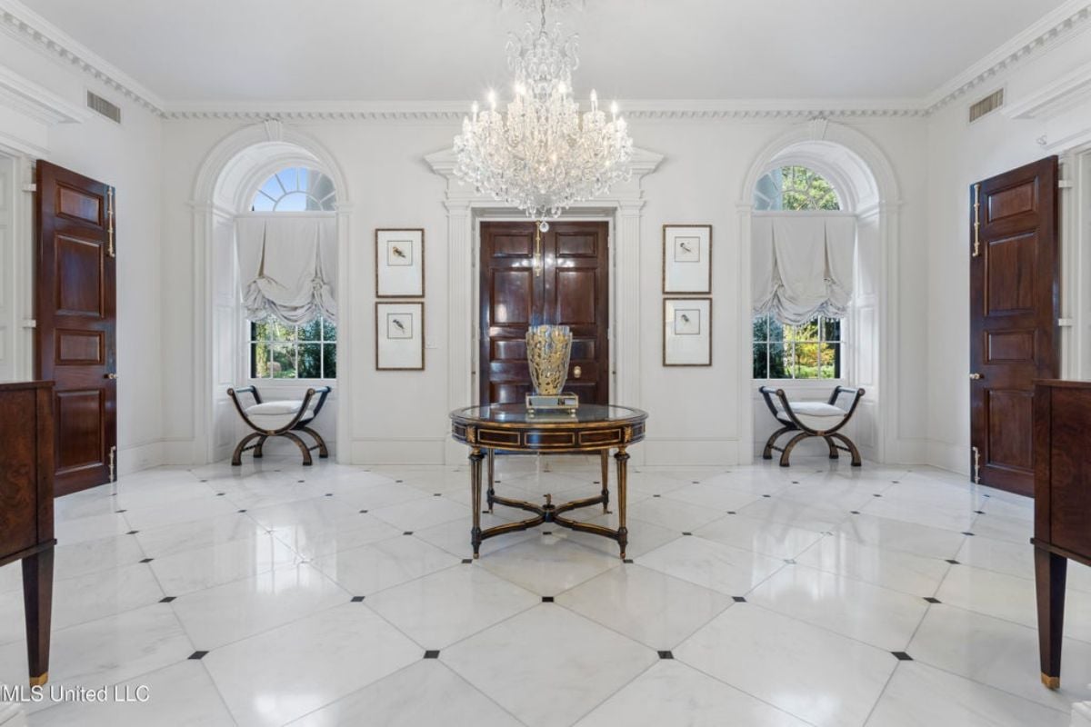 7,923 Sq. Ft. Mansion in Gulfport, MS ($4,799,000)