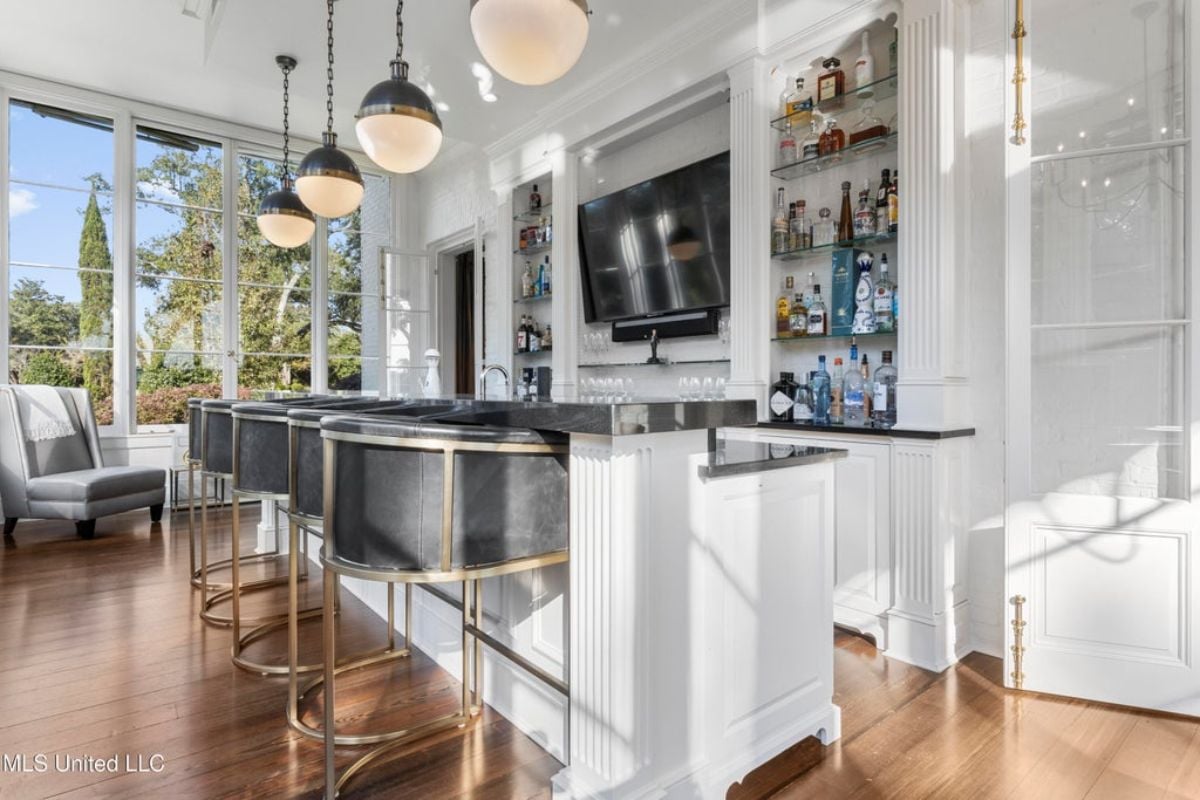 7,923 Sq. Ft. Mansion in Gulfport, MS ($4,799,000)