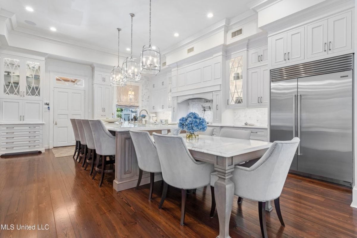 7,923 Sq. Ft. Mansion in Gulfport, MS ($4,799,000)