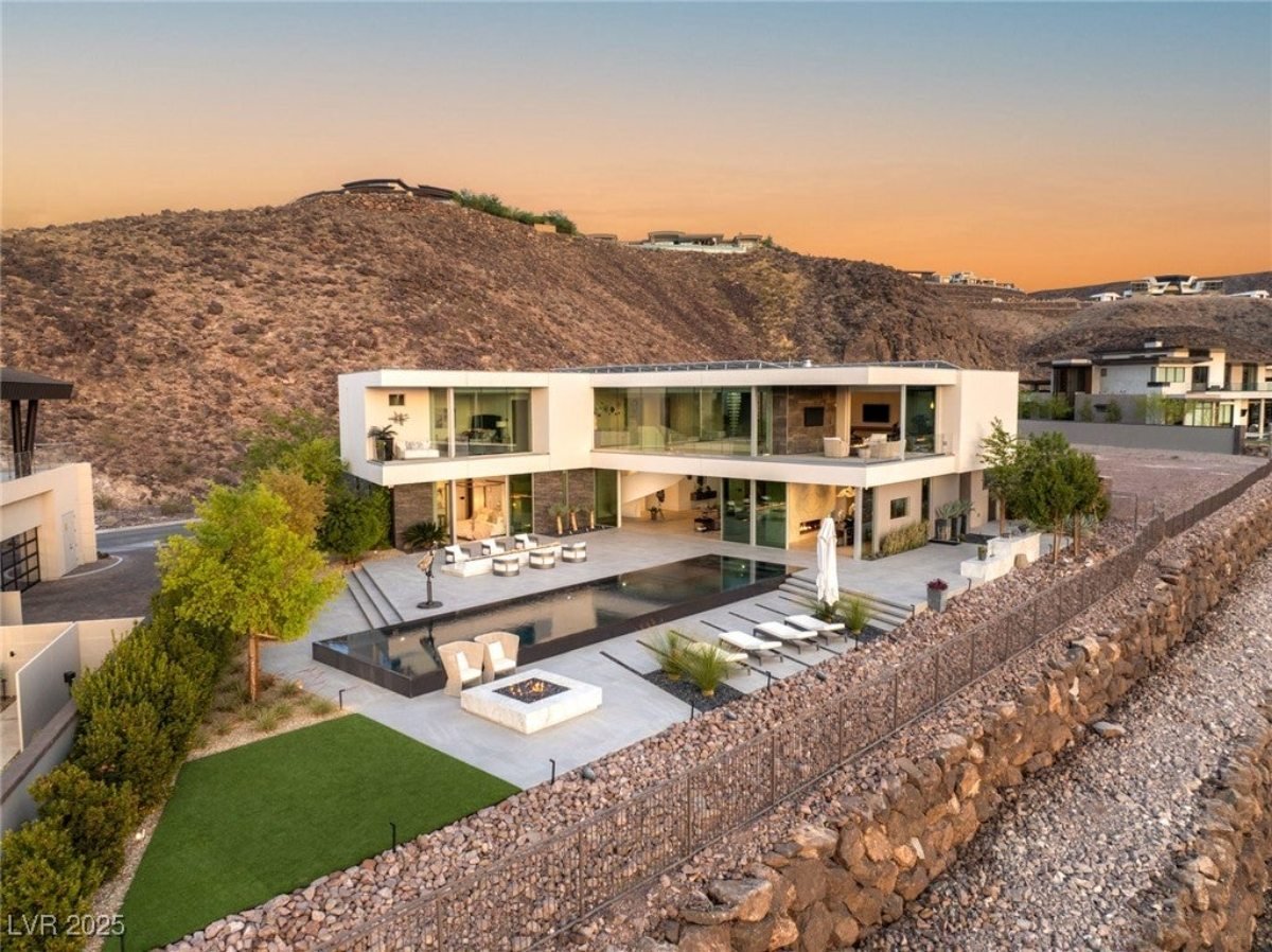 6,434 Sq. Ft. Mansion in Henderson, NV ($9,250,000)