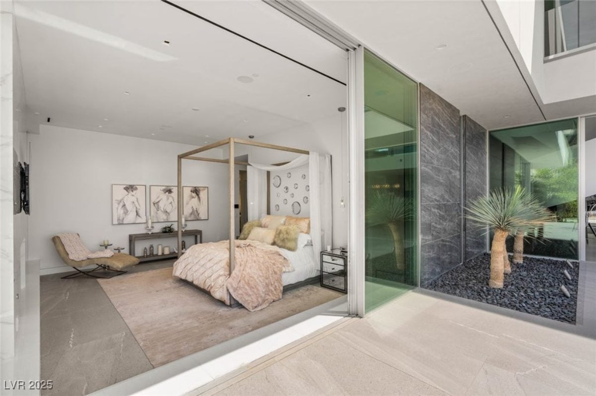 6,434 Sq. Ft. Mansion in Henderson, NV ($9,250,000)