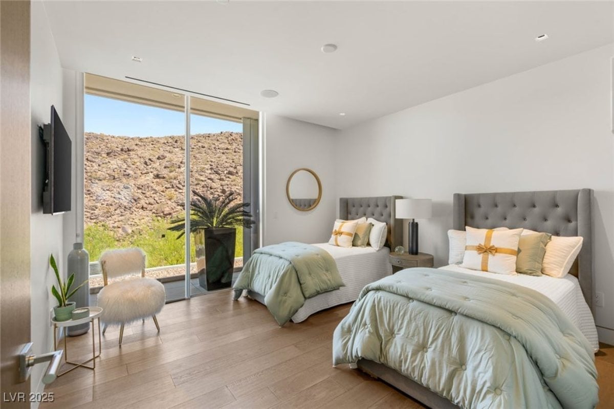 6,434 Sq. Ft. Mansion in Henderson, NV ($9,250,000)