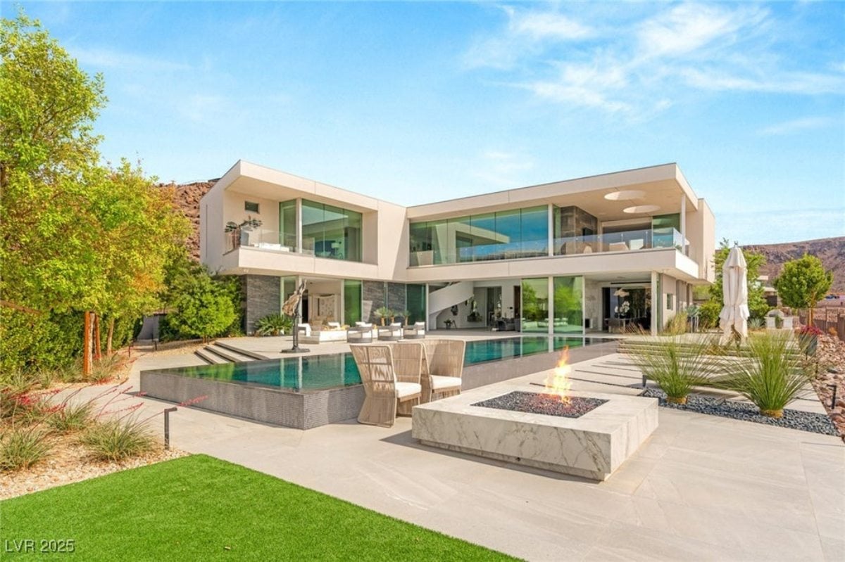 6,434 Sq. Ft. Mansion in Henderson, NV ($9,250,000)