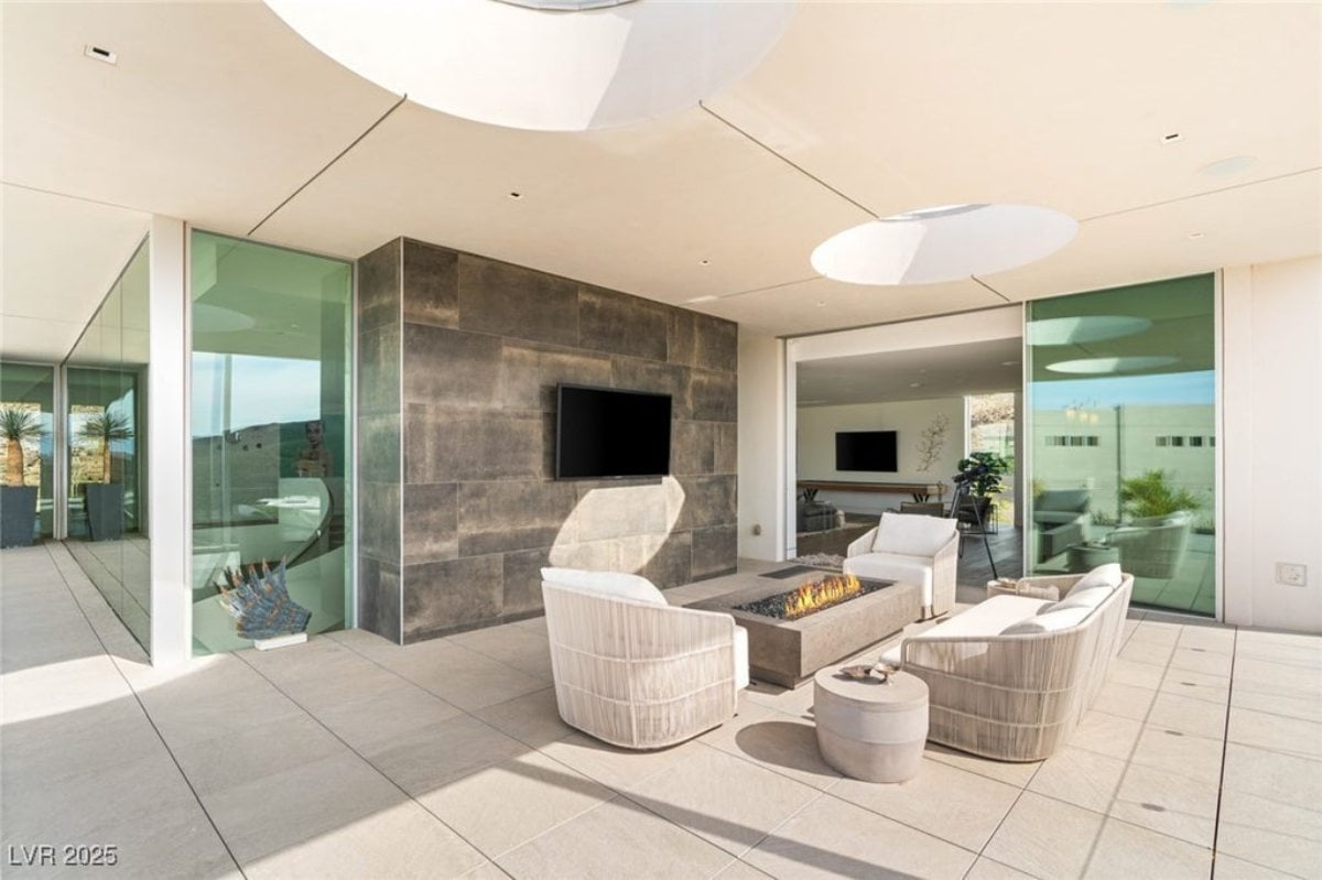 6,434 Sq. Ft. Mansion in Henderson, NV ($9,250,000)