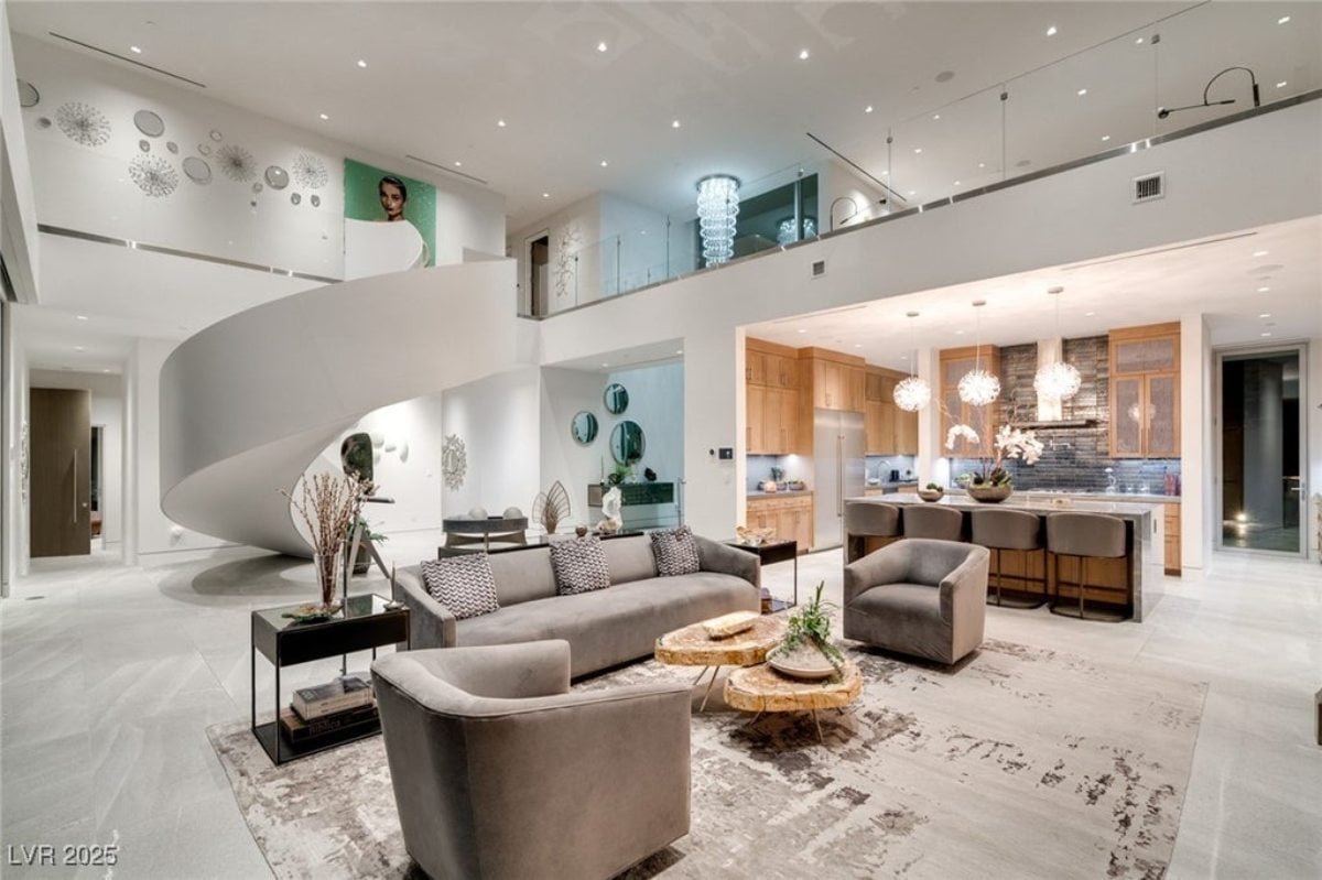 6,434 Sq. Ft. Mansion in Henderson, NV ($9,250,000)